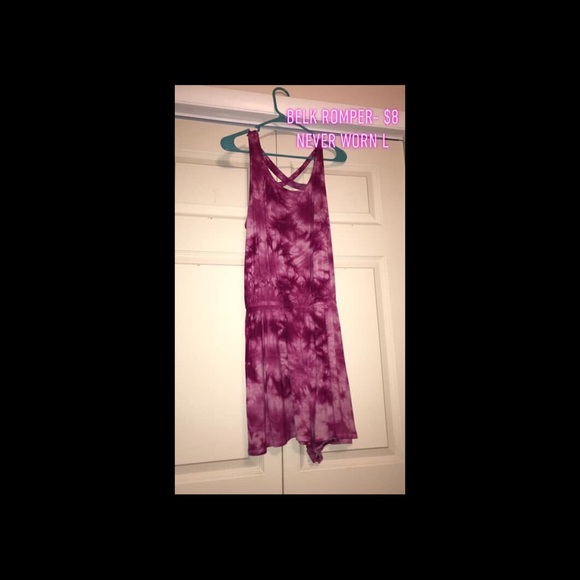 Clothes - Picture 2 of 8